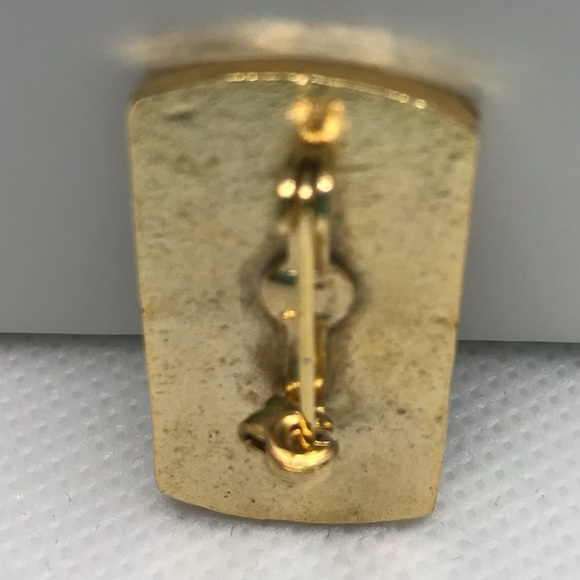 Vintage Labatt Pins (set of 4) - Picture 4 of 4